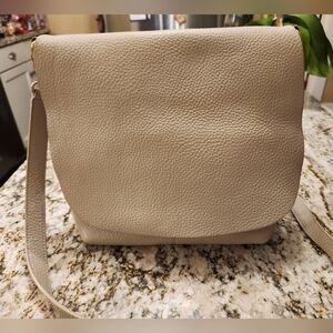 GiGi New York Andie Crossbody Bag Beechwood Color, Pinkish Tan, Leather EUC